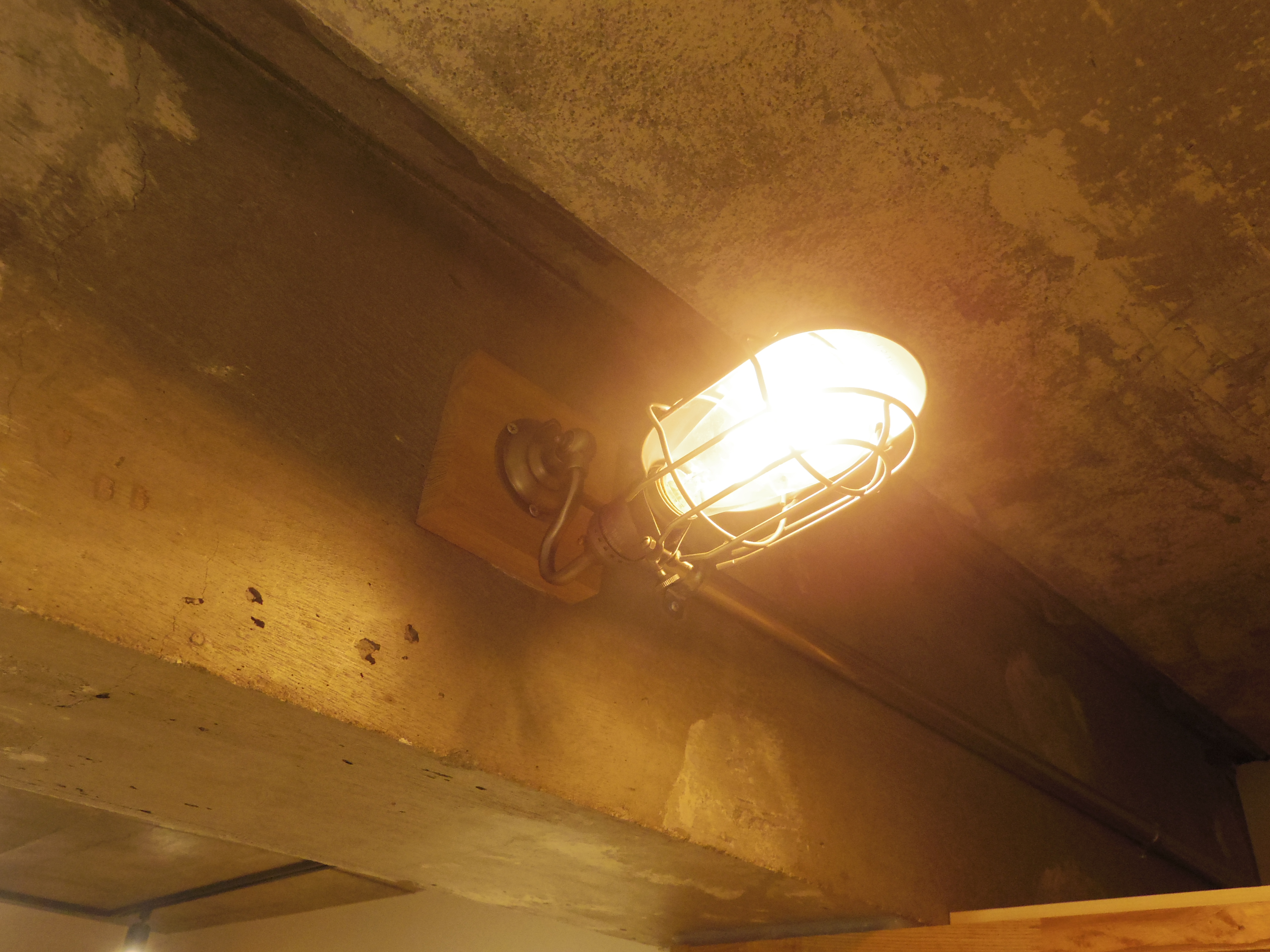 電球色の電球を使う方が生活を豊かにすると思うのですが 神戸のマンション 戸建住宅リノベーション専門一級建築士事務所 吉村設計